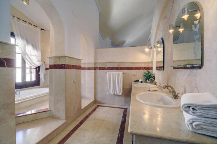 Villa Lampara En La Colina Benahavis Luaran gambar